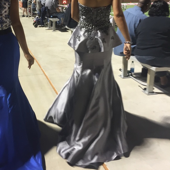 Prom/formal dress - Picture 2 of 2